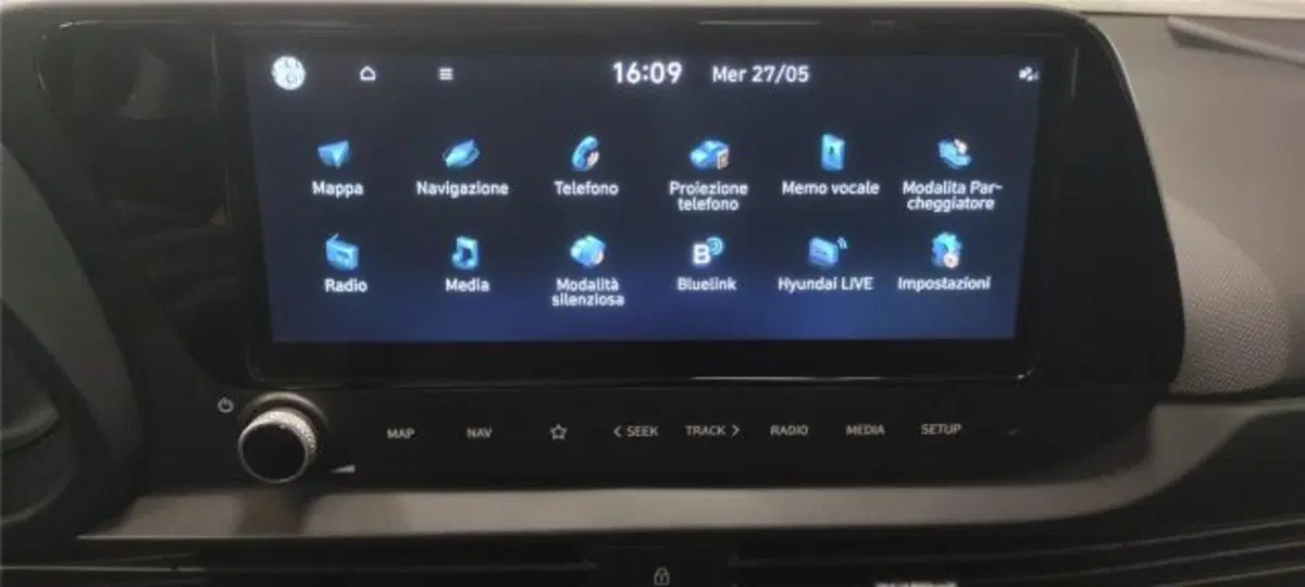 Hyundai i20 nuova a Bari (8)