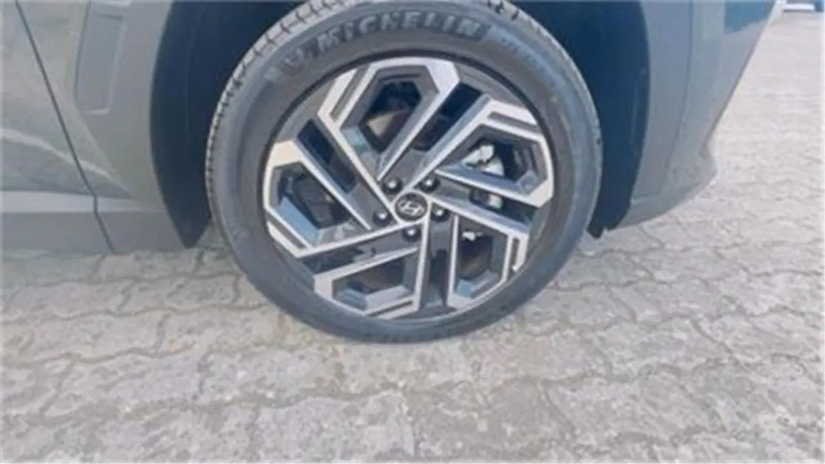 Hyundai Tucson nuova a Bari (18)