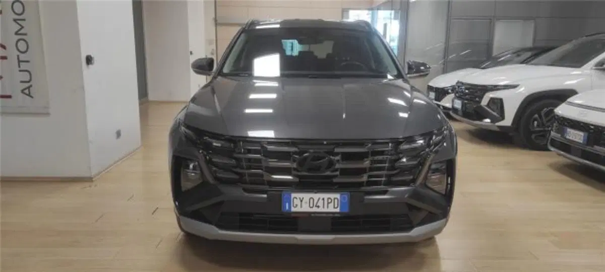 Hyundai Tucson nuova a Bari (2)