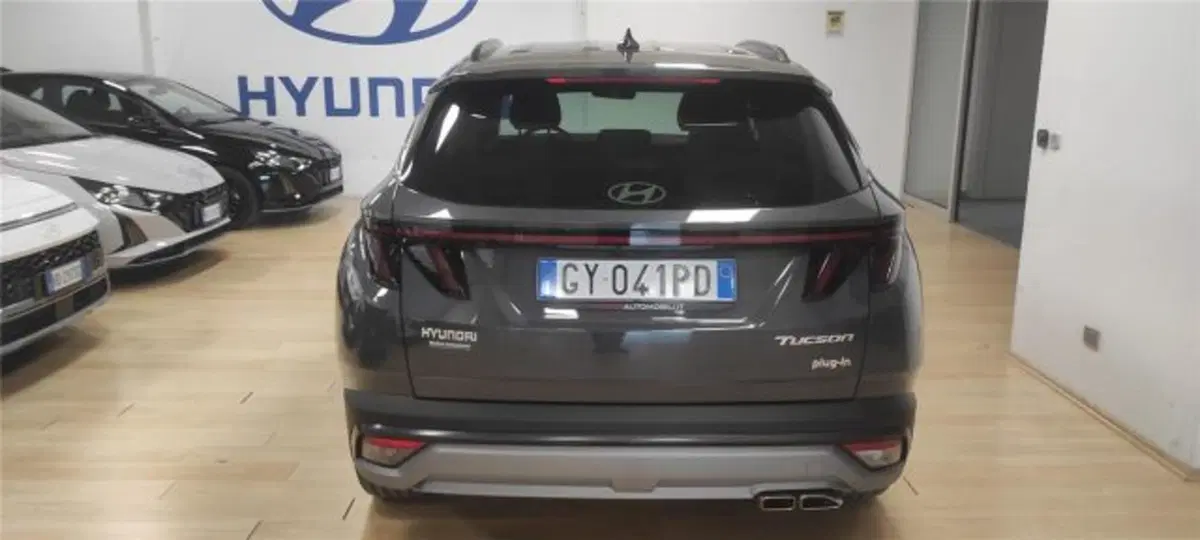 Hyundai Tucson nuova a Bari (5)