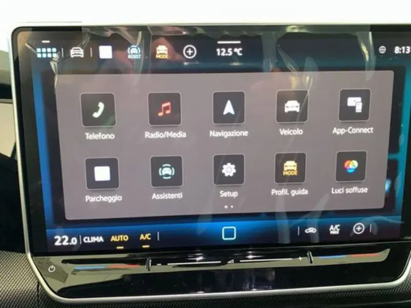 Volkswagen Golf nuova a Vicenza (12)