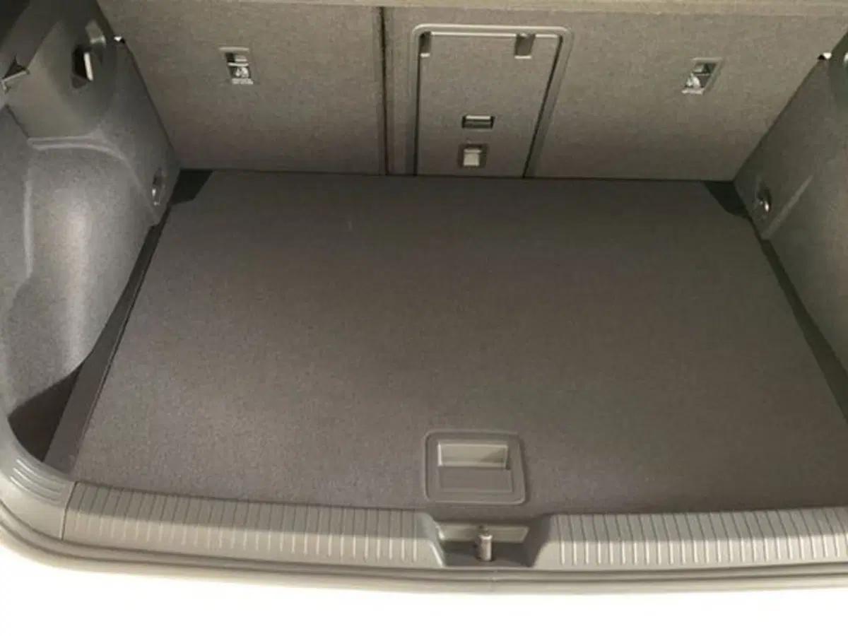 Volkswagen Golf nuova a Vicenza (20)