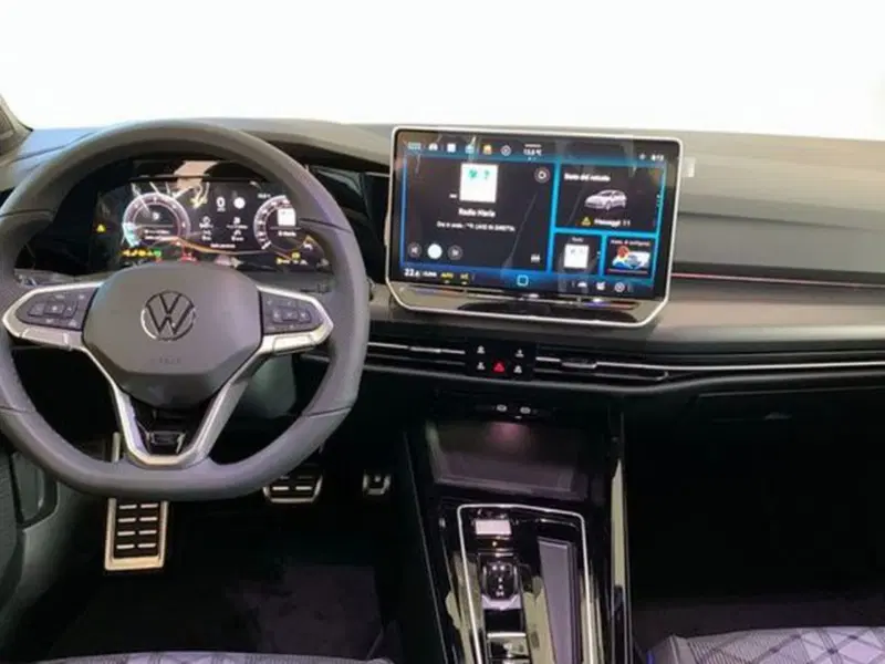 Volkswagen Golf nuova a Vicenza (7)