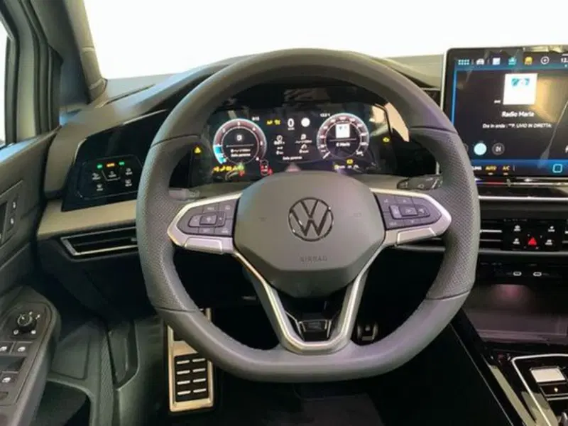 Volkswagen Golf nuova a Vicenza (8)