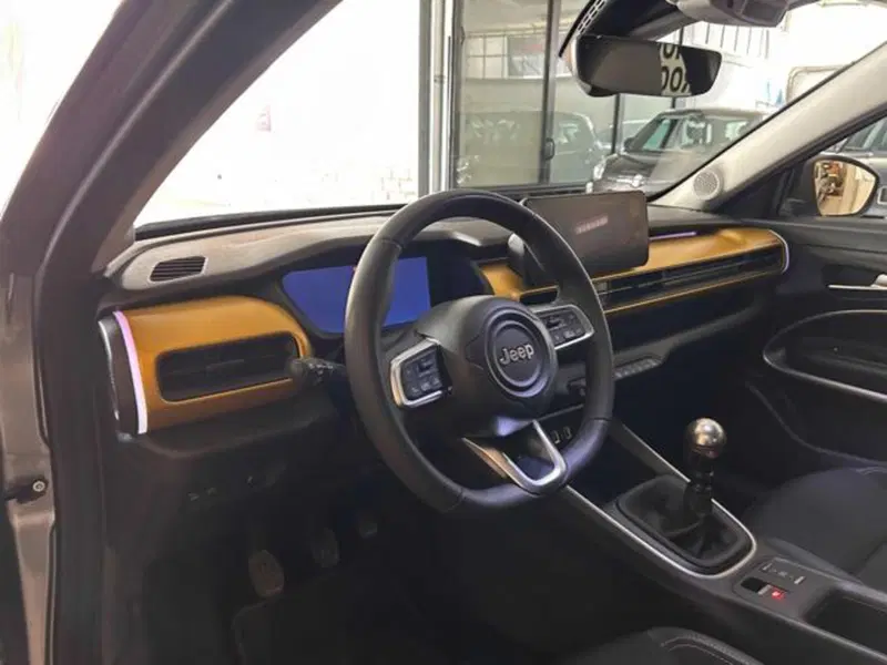 Jeep Avenger usata a Vercelli (11)