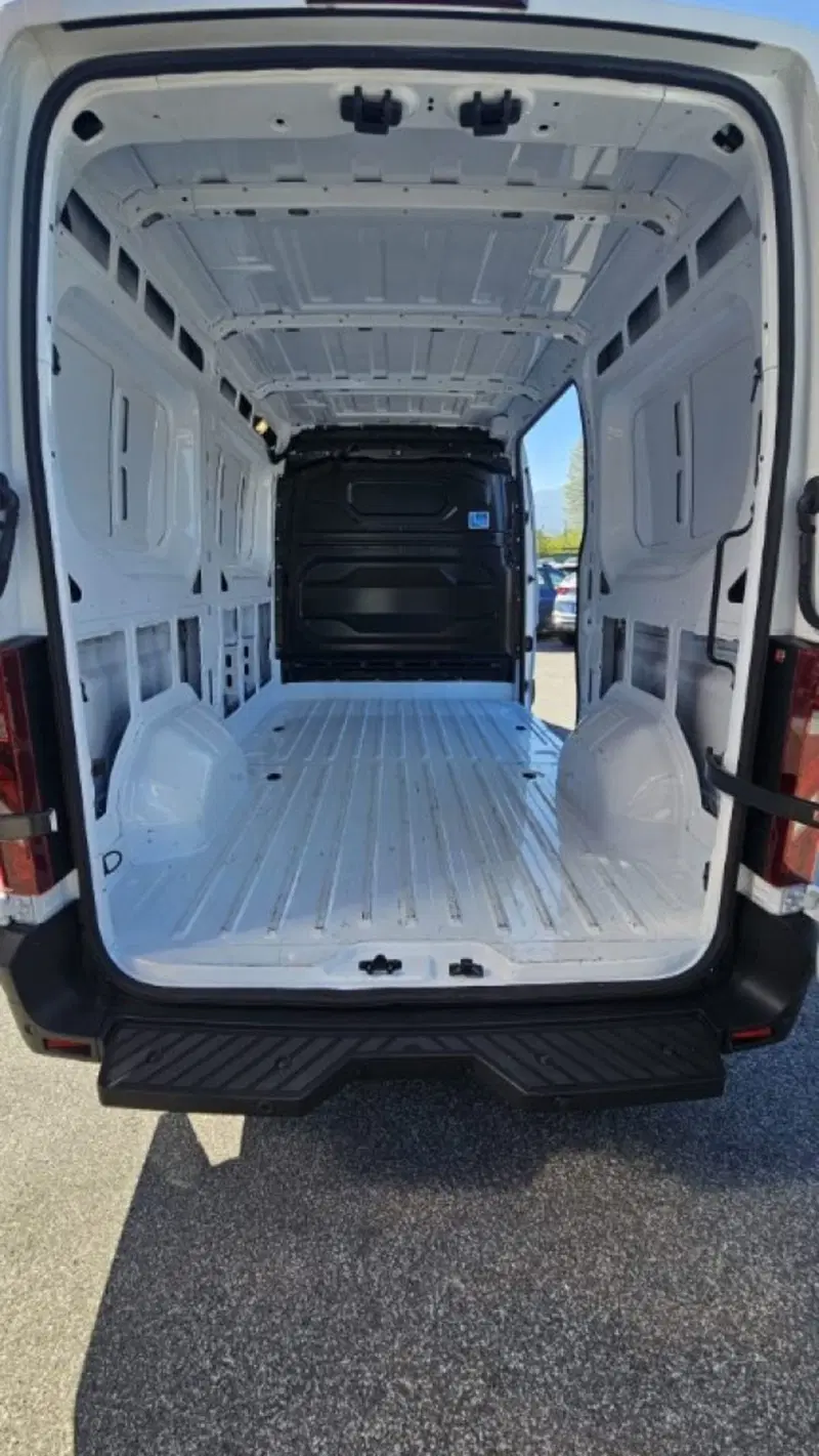 Nissan Interstar Furgone usata a Lucca (16)