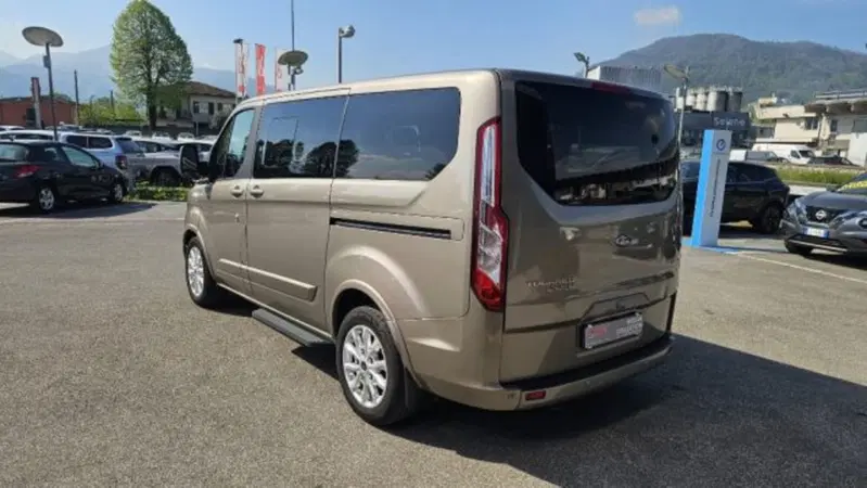 Ford Tourneo Custom usata a Lucca (8)