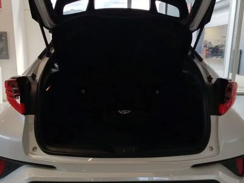 Toyota Toyota C-HR usata a Sassari (6)