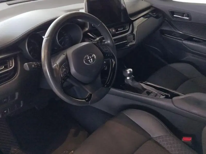 Toyota Toyota C-HR usata a Sassari (7)