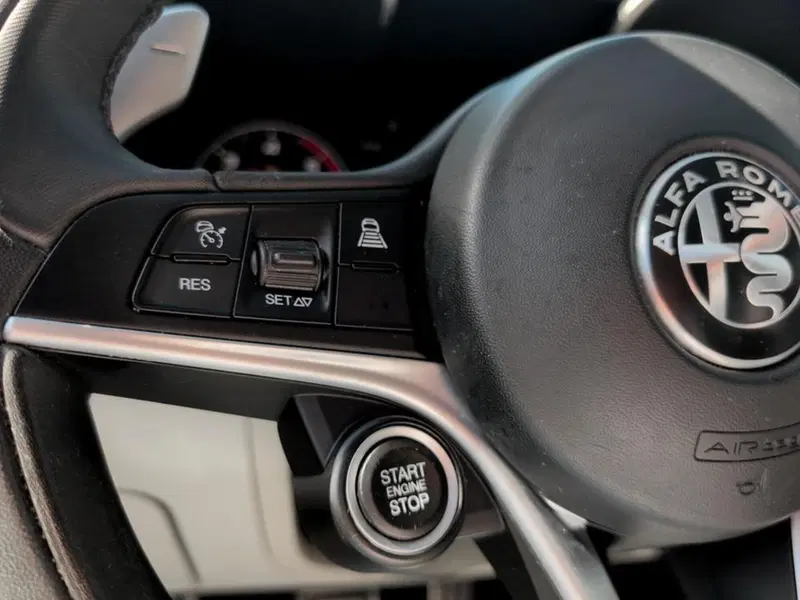 Alfa Romeo Giulia usata a Piacenza (13)