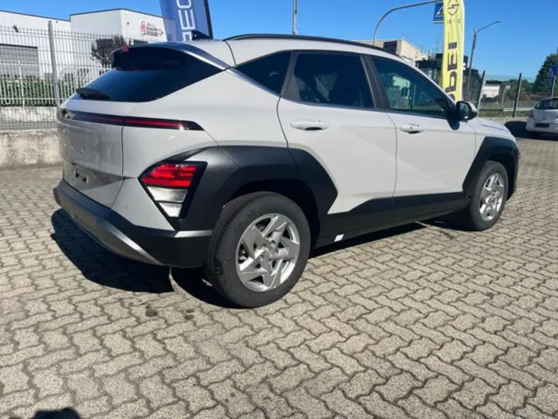 Hyundai Kona nuova a Savona (11)