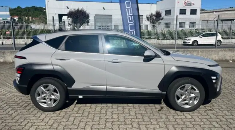 Hyundai Kona nuova a Savona (12)