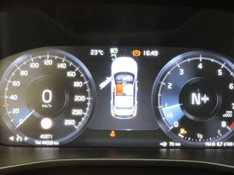 Volvo XC40 usata a Firenze (9)
