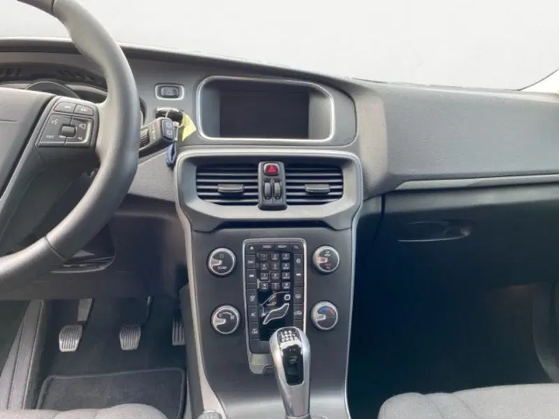 Volvo V40 usata a Udine (9)