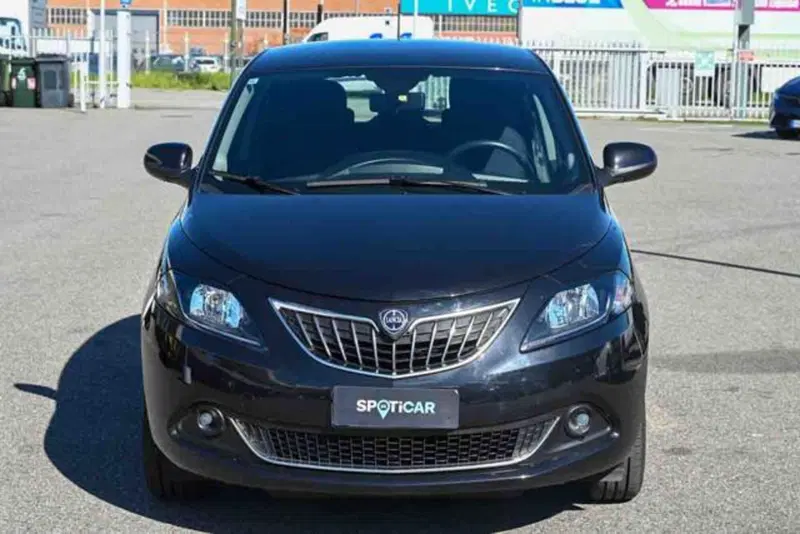 Lancia Ypsilon usata a Torino (16)