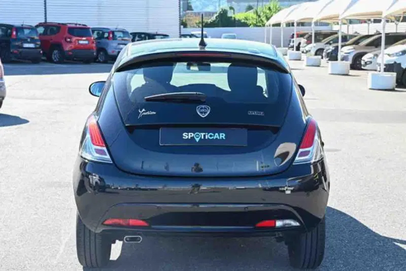 Lancia Ypsilon usata a Torino (19)