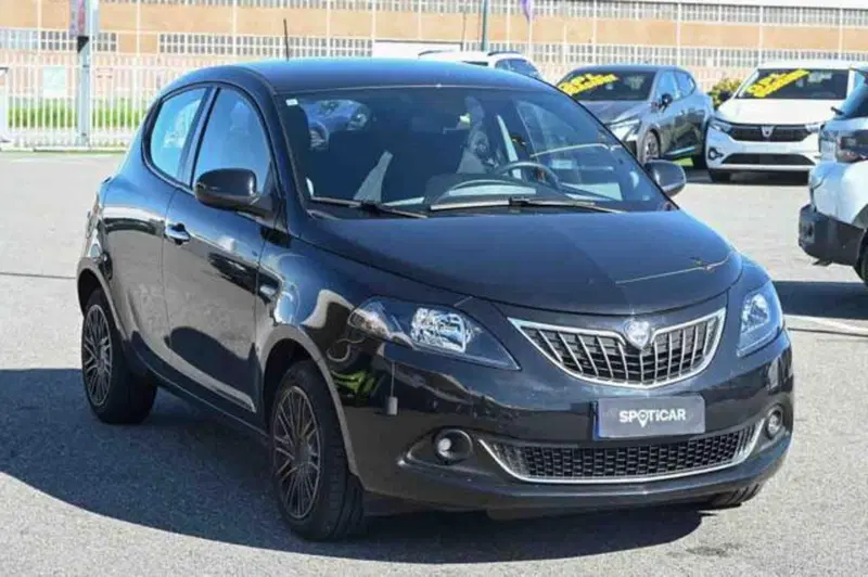 Lancia Ypsilon usata a Torino (2)
