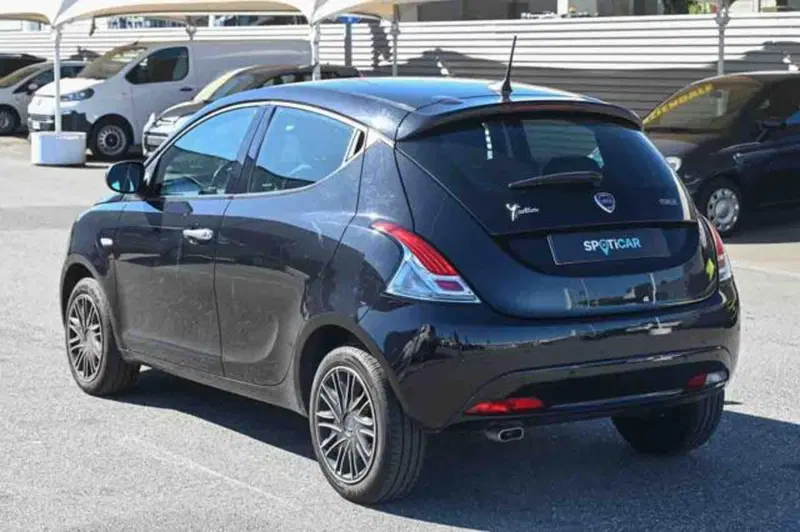Lancia Ypsilon usata a Torino (4)