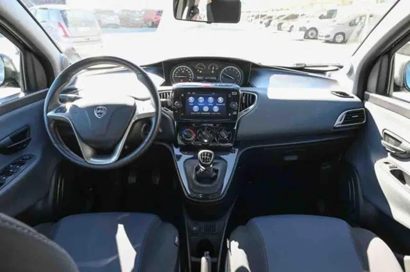 Lancia Ypsilon usata a Torino (7)