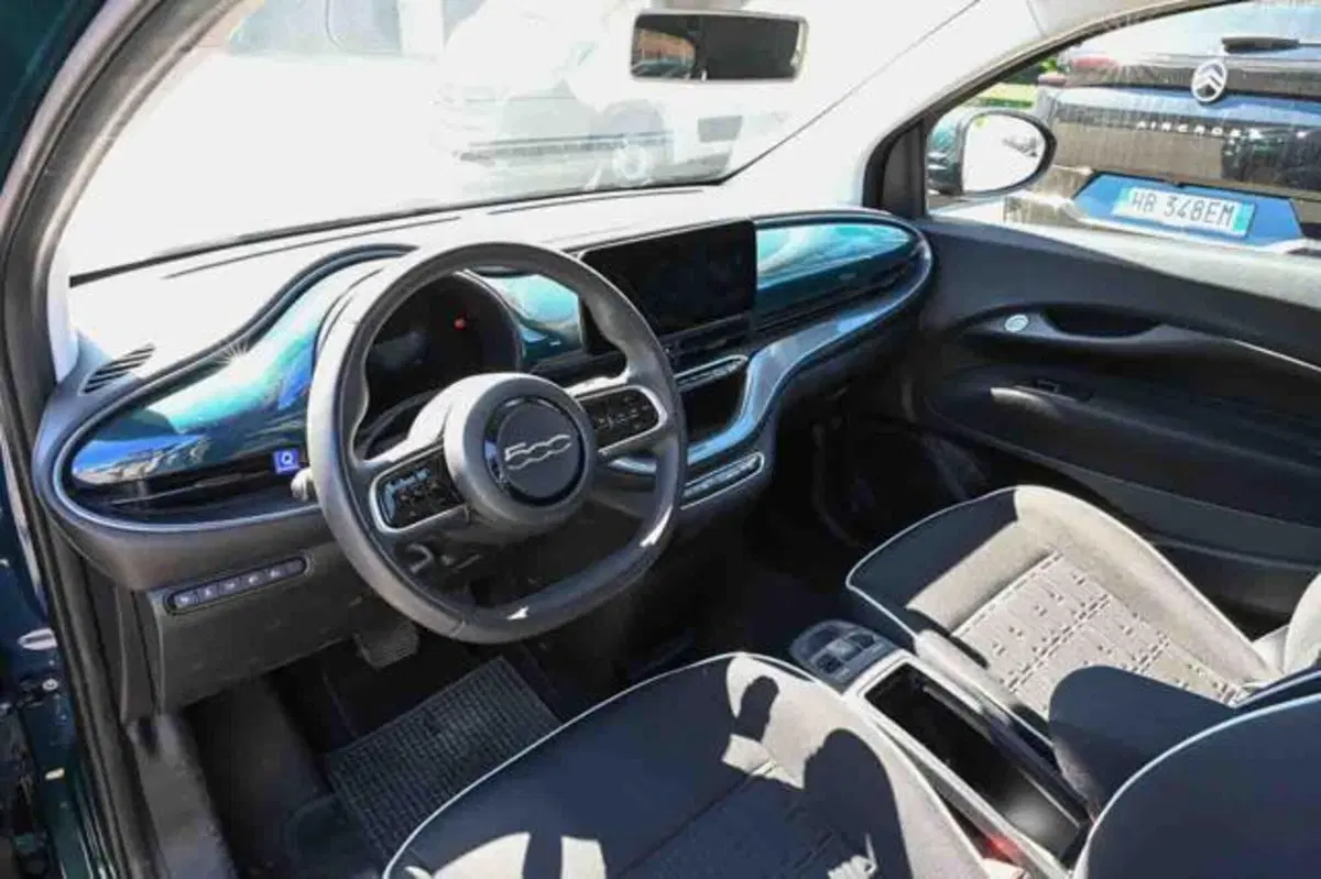 Fiat 500e usata a Torino (7)