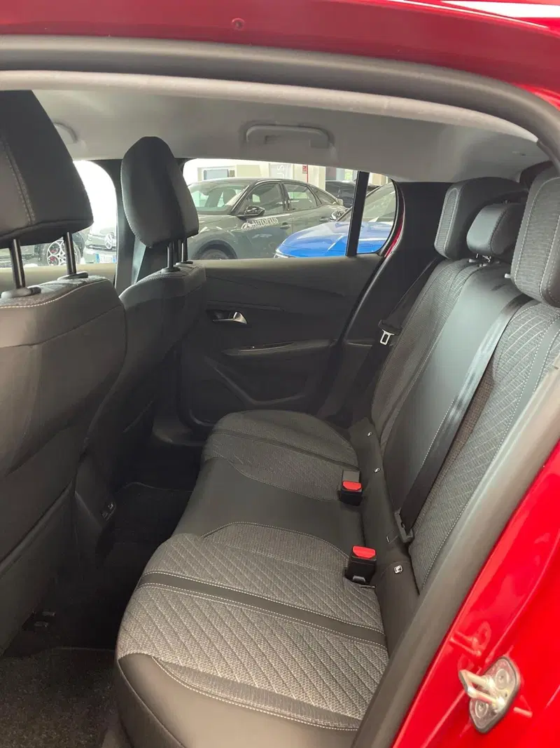Peugeot 208 nuova a Sassari (13)
