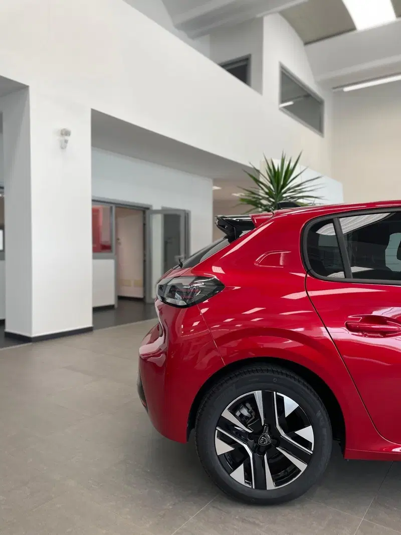 Peugeot 208 nuova a Sassari (7)