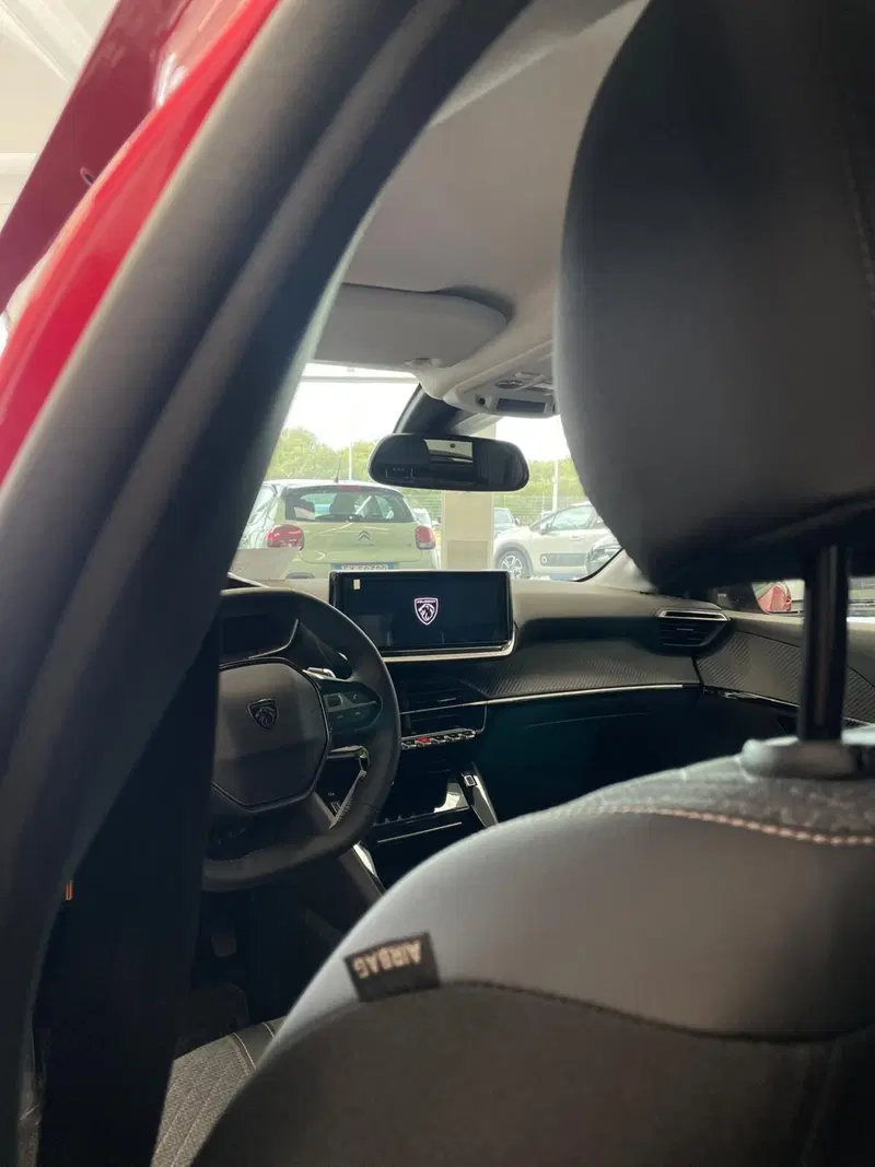 Peugeot 208 nuova a Sassari (9)