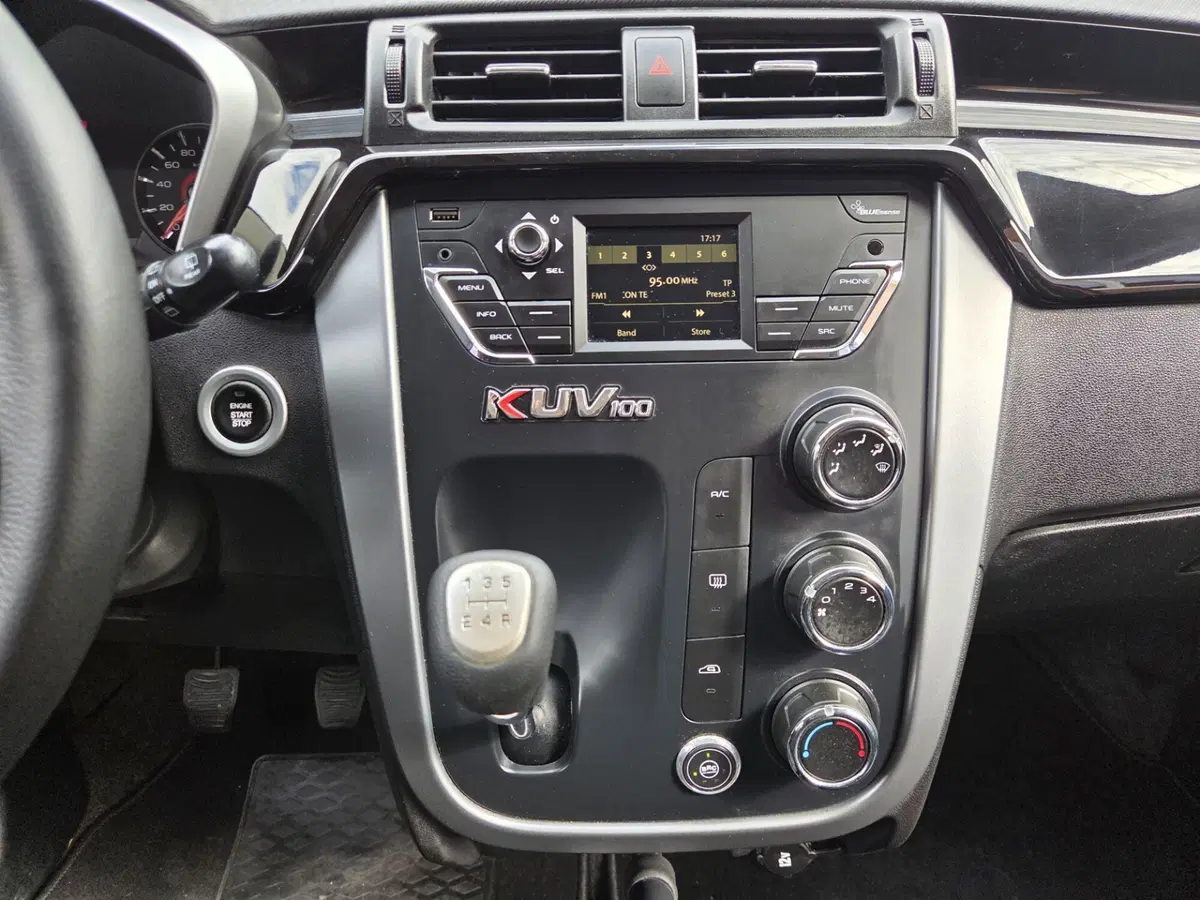 Mahindra KUV100 usata a Torino (11)