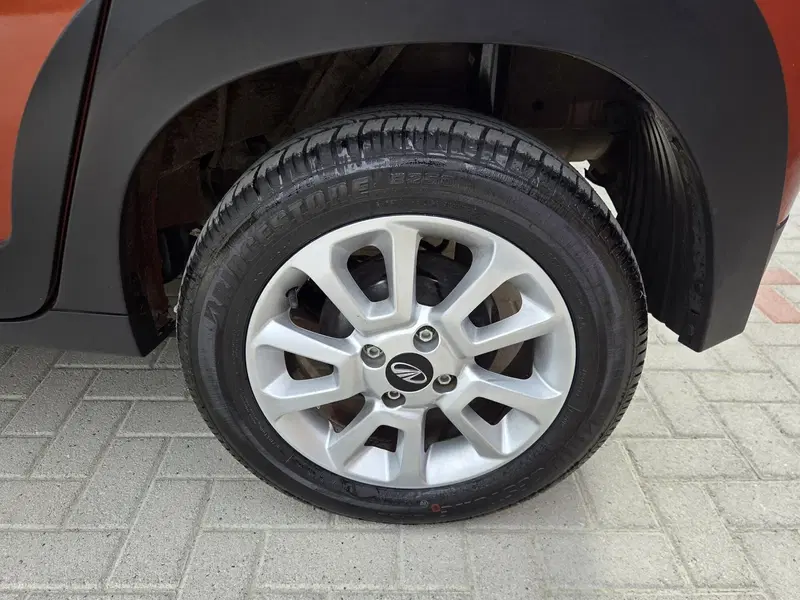Mahindra KUV100 usata a Torino (17)
