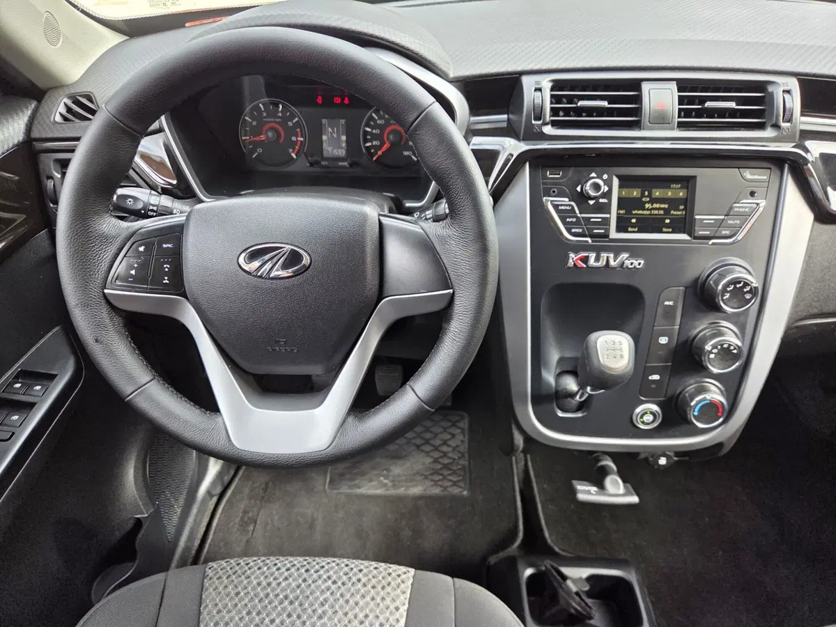 Mahindra KUV100 usata a Torino (8)