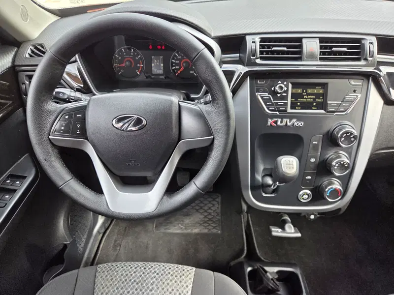 Mahindra KUV100 usata a Torino (8)