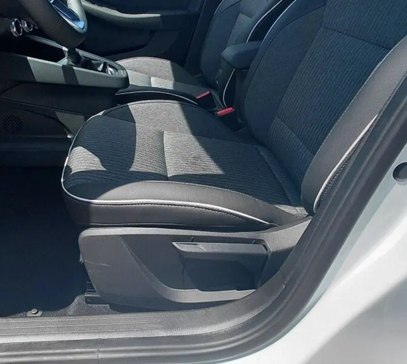 Mitsubishi Colt nuova a Cosenza (14)