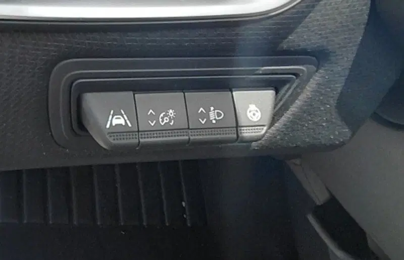 Mitsubishi Colt nuova a Cosenza (16)