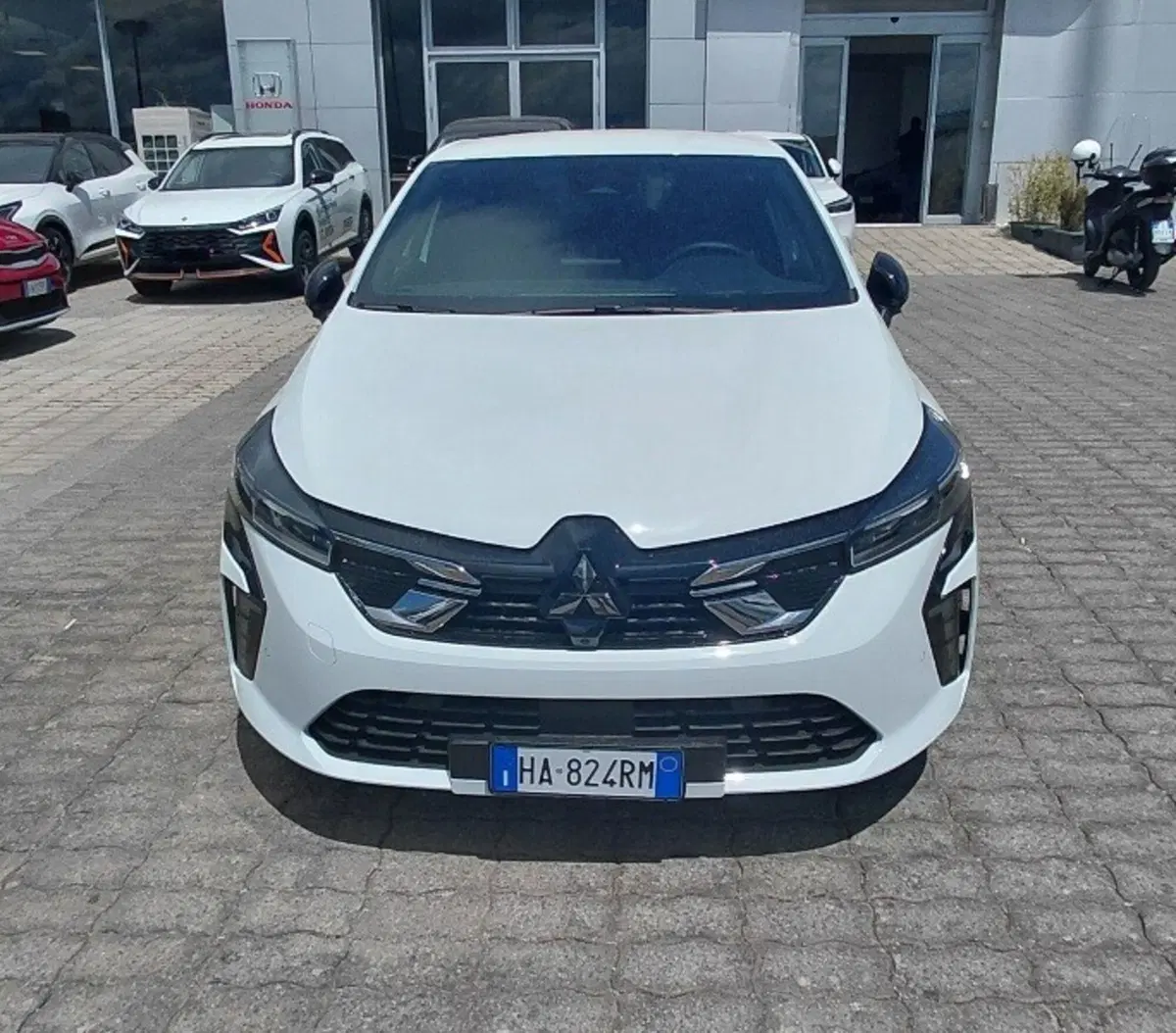 Mitsubishi Colt nuova a Cosenza (2)