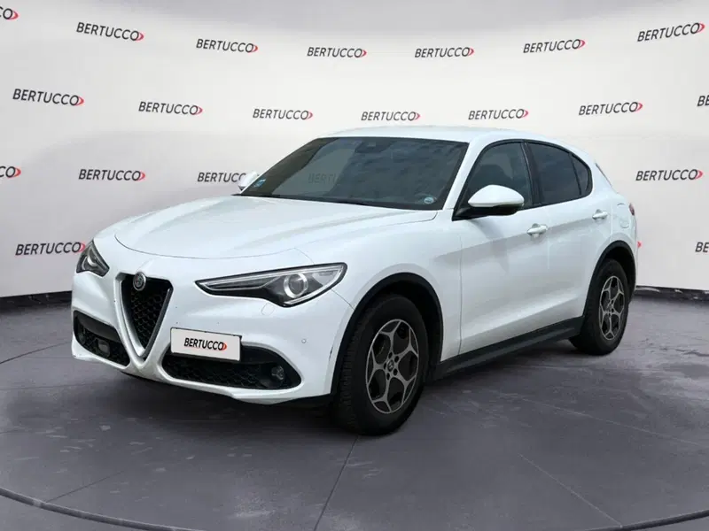 Alfa Romeo Stelvio usata a Verona (3)