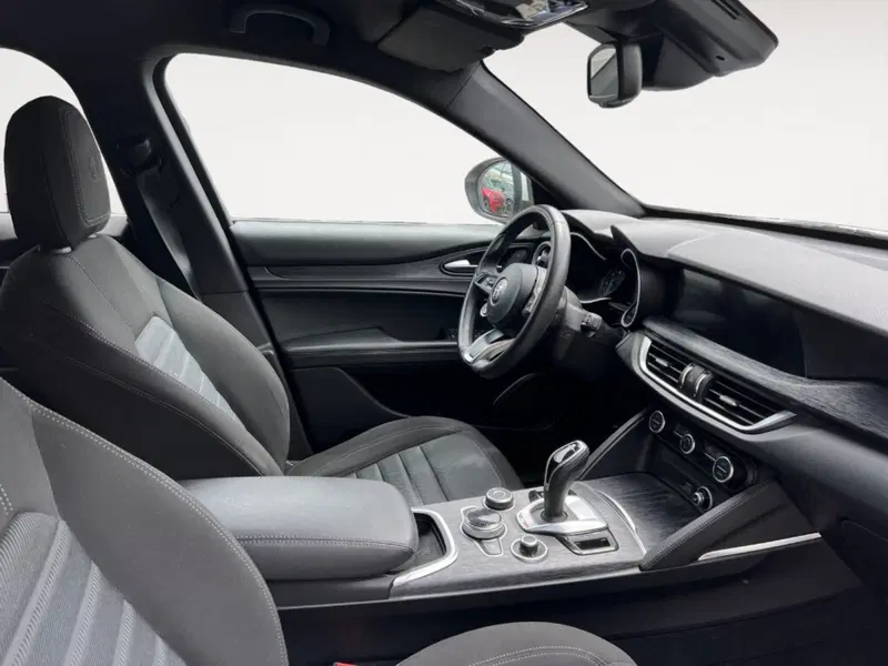 Alfa Romeo Stelvio usata a Verona (6)