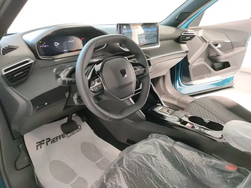 Peugeot 2008 nuova a Macerata (11)