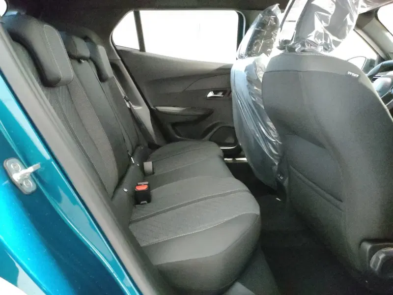 Peugeot 2008 nuova a Macerata (14)