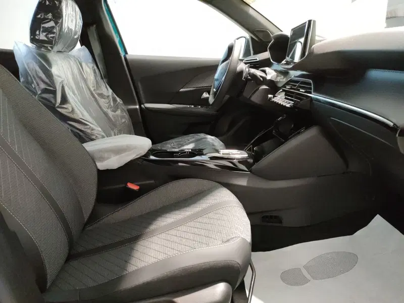 Peugeot 2008 nuova a Macerata (15)