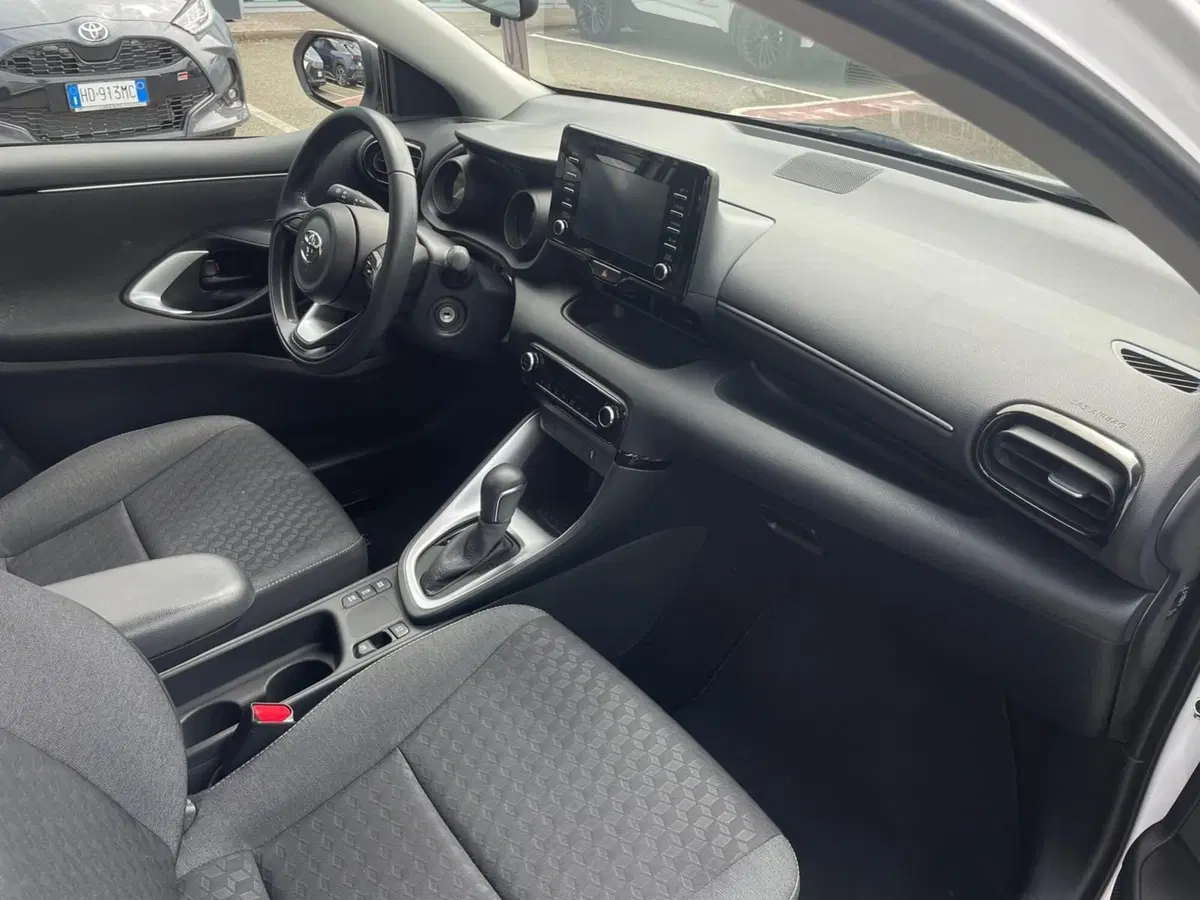 Toyota Yaris usata a Piacenza (12)