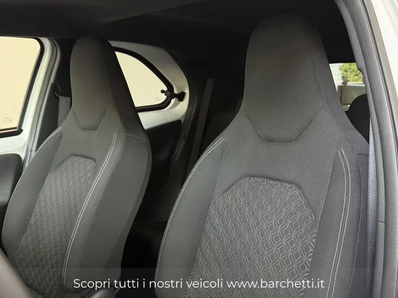 Toyota Aygo X usata a Brescia (8)