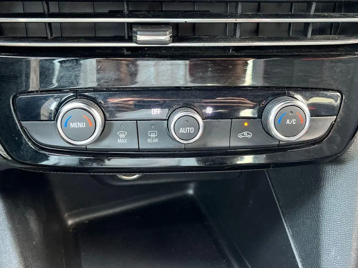 Opel Mokka usata a Siracusa (12)