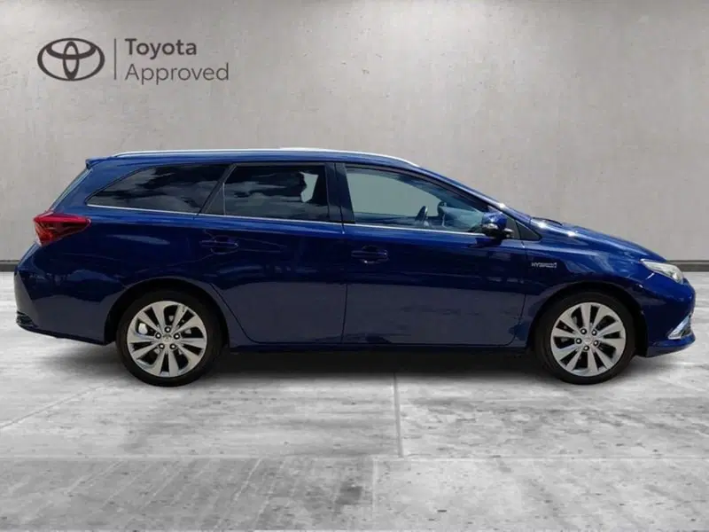 Toyota Auris Station Wagon usata a Cagliari (5)
