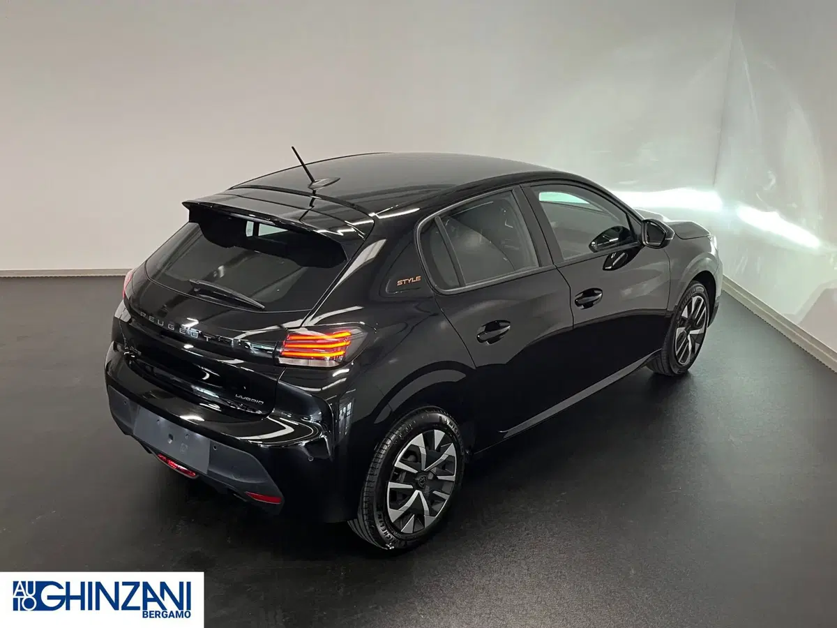 Peugeot 208 nuova a Bergamo (13)