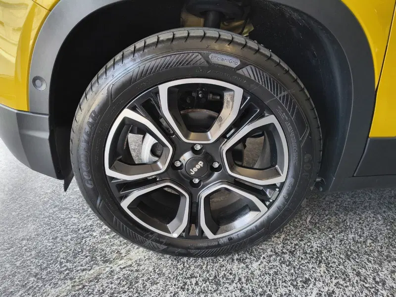 Jeep Avenger nuova a Macerata (16)