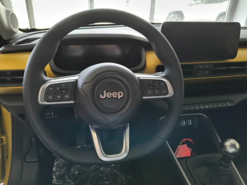 Jeep Avenger nuova a Macerata (19)