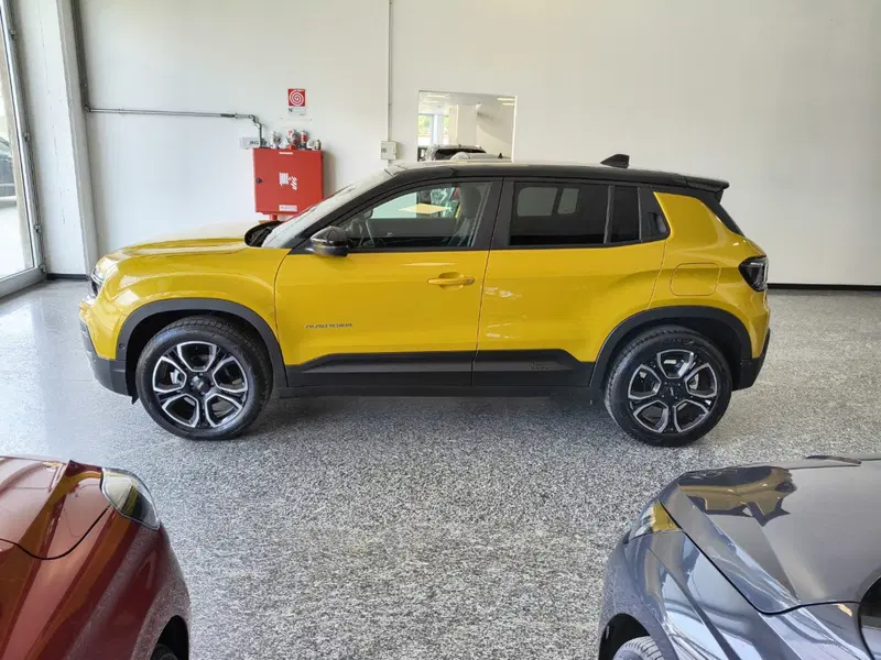 Jeep Avenger nuova a Macerata (2)