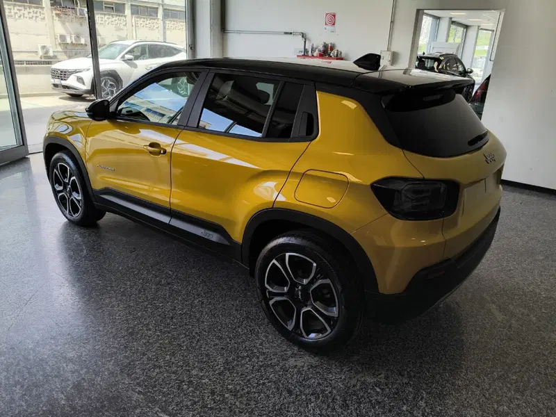 Jeep Avenger nuova a Macerata (3)