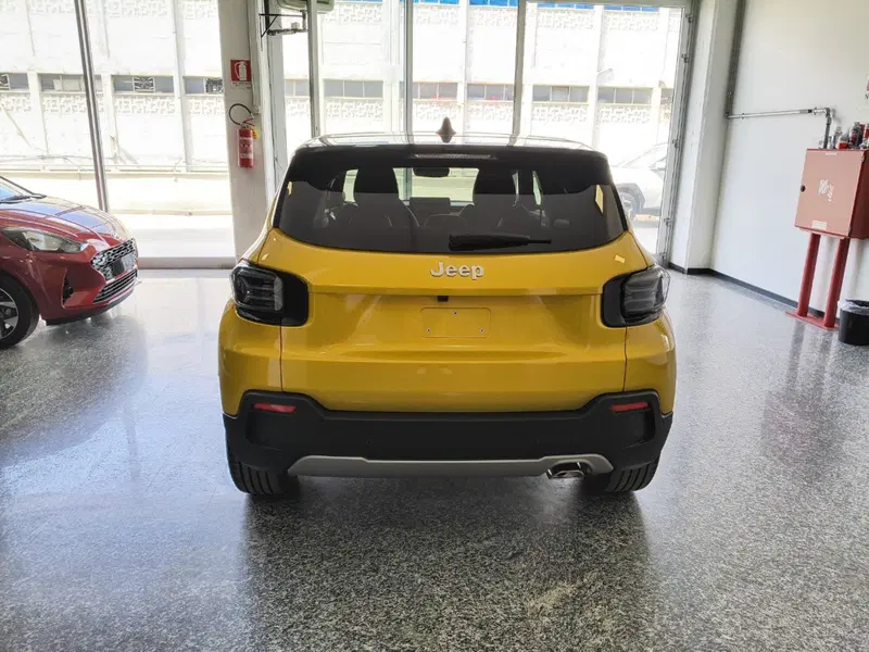 Jeep Avenger nuova a Macerata (4)