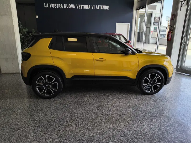 Jeep Avenger nuova a Macerata (7)